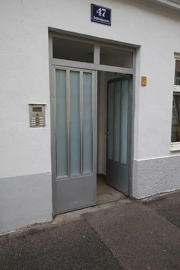 Apartment Number 17 Wien